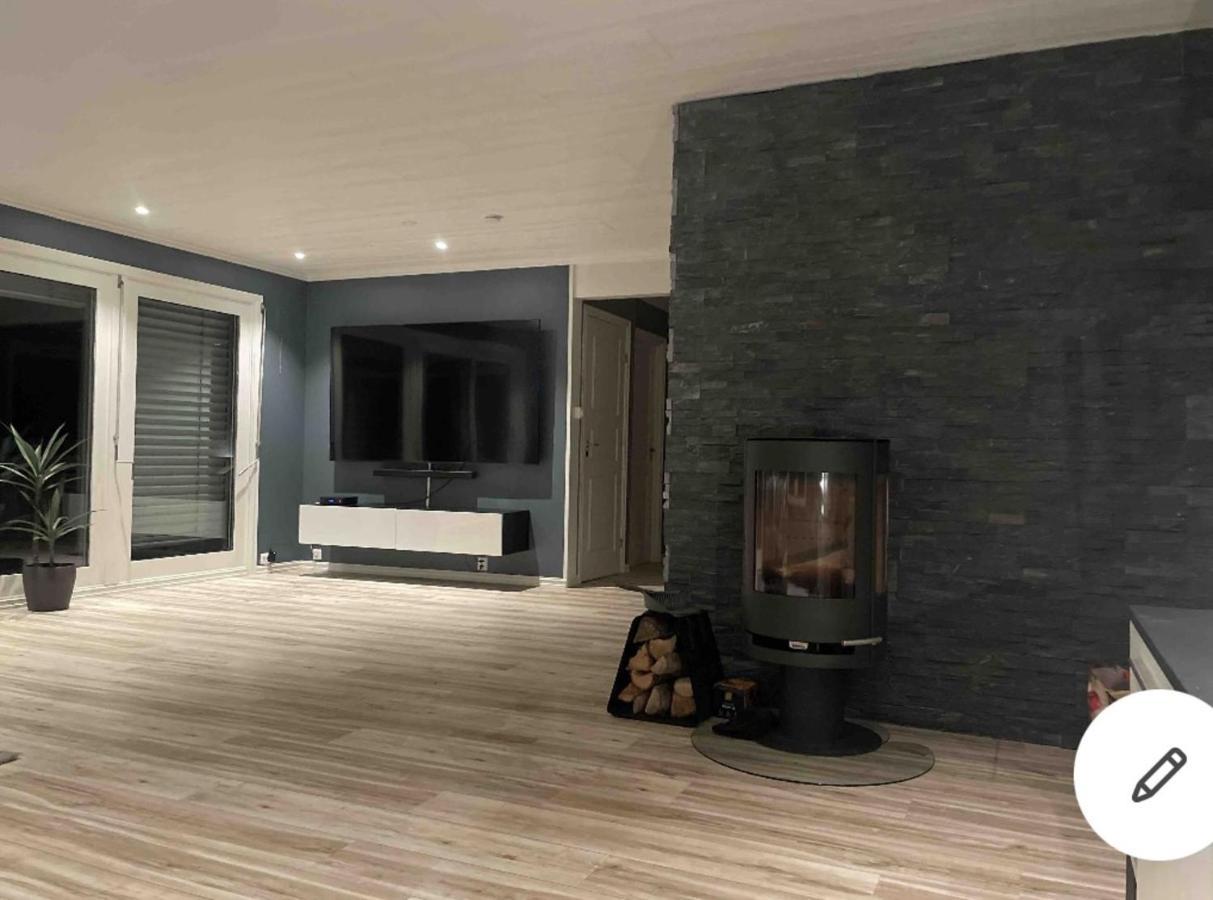 Beautiful 5-Bed Villa In Mandal Bagian luar foto