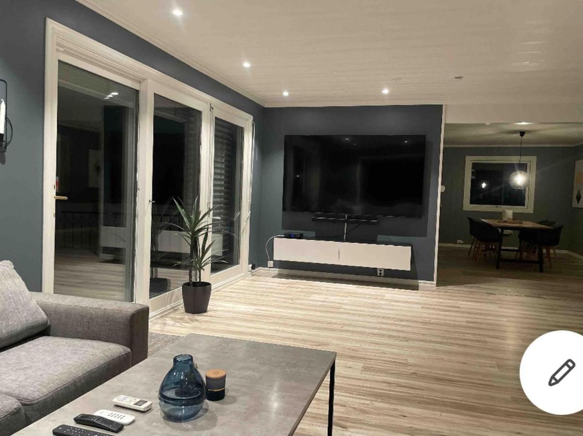 Beautiful 5-Bed Villa In Mandal Bagian luar foto